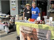 Gute Laune am Infostand zum Weltkatzentag
