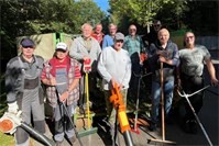 Herbstschnitt auf dem Waldfriedhof in Roßbach