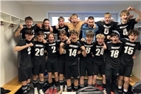 Intensives Athletiktraining mit Teamgeist in der Grafschaft