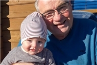 Kalle aus Windeck hat eine seltene Knochenmarkerkrankung und benötigt drigend Hilfe