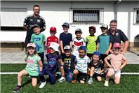 Kettiger KiTa-Kinder der „Springmäuse“ schnuppern Fußballluft beim TuS Kettig