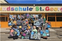 Kreative Galaxien im Kunstunterricht der Grundschule St. Georg Polch