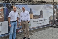 Landtagsabgeordneter Torsten Welling (CDU) informiert sich über Maßnahme am Mayener Mühlenturm