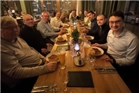 Landtagskandidat Philip Rünz im Mittelpunkt