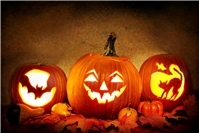 Leuchtende Kürbisse für Halloween – Anleitung zum Schnitzen und Dekorieren