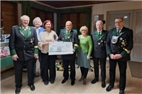 Mit Herz und Tradition: Matthias-Schützen Brohl übergeben beeindruckende Spende an den Hospiz-Verein