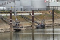 Niedrigwasser setzt den Andernacher Rheinhafen unter Druck