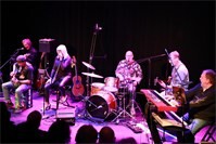 OldStars begeistern mit Rock-Klassikern im JuSch Neuwied 