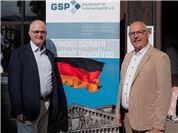 Sicherheitspolitik, Wein und Musik