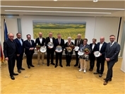 Sieben Persönlichkeiten aus MYK erhalten Wappenteller