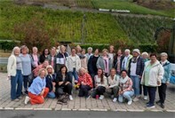 Sinziger Stadtmauremöhnen genießen Ausflug an Mosel mit Planwagenfahrt und Besichtigungen