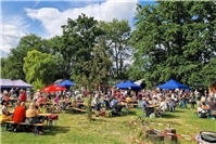 Sommerfest am Schwanenteich mit Spielen, Musik und Aktionen