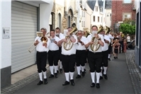 Sommernachtsfest der Winzerkapelle begeistert Besucher am Pfingstwochenende