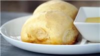 Sonntags bei Oma: Dampfnudeln mit Vanillesoße
