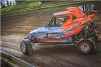 Starker Kampfgeist: Junis Holzleitner holt Platz 5 beim Saisonauftakt der Autocross Meisterschaft.