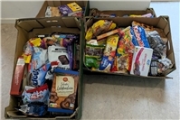 Sternsinger spenden Süßigkeiten an die Caritas-Tafel