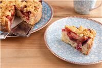 Süßer Pflaumenkuchen mit Streuseln
