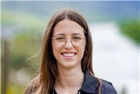 Teresa Oster aus Kobern-Gondorf bewirbt sich um Titel der Mosel-Weinkönigin
