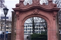 Tor des Dominikanerklosters im neuen Glanz