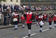 Traditioneller Weinfest-Umzug mit TGO-Fanfaren in Braubach