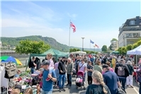 Trödel- und Antikmarkt Remagen an der Rheinpromenade am 28. Juni