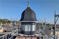 Turm auf dem Rathaus saniert 