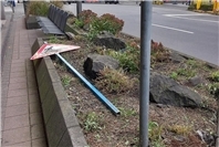 Überbleibsel von Baustellen und Absperrungen