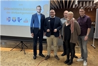 Unternehmer tauschen sich beim ersten Unternehmensstammtisch intensiv aus