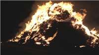 Welling: Strohballenbrand vermutlich Werk von Brandstifter