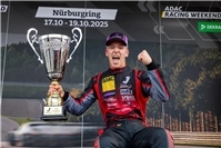 Julian Konrad gewinnt den ADAC Tourenwagen Junior Cup