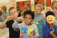 Zahnputzwoche in der Kita: Spielerisch lernen Kinder Zahnpflege