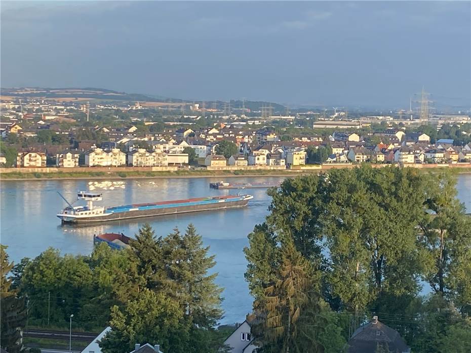 Koblenz: Zwei Schiffe fahren sich bei Insel Niederwerth fest
