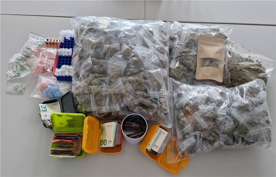 Von Marihuana bis Meth: Polizei stößt auf umfangreiches Drogenarsenal