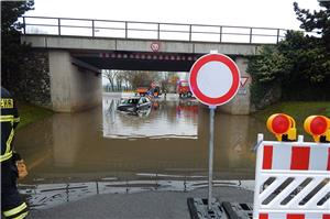 Hochwasser in Linz überraschte Autofahrer