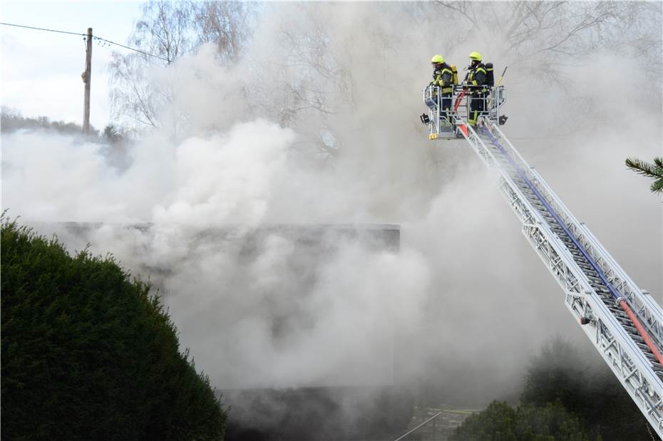 Einfamilienhaus komplett ausgebrannt: 200.000 Euro Schaden