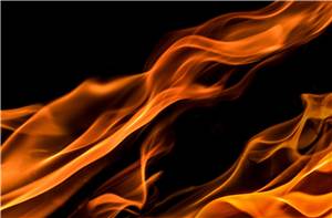 Garagenbrand: Feuer griff schnell auf umliegende Objekte über