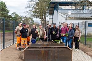 Flut: Helfer aus Südbaden richten Schulgarten wieder her