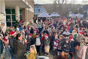 Adventsfest für flutgeschädigte Grundschule in Bad Neuenahr