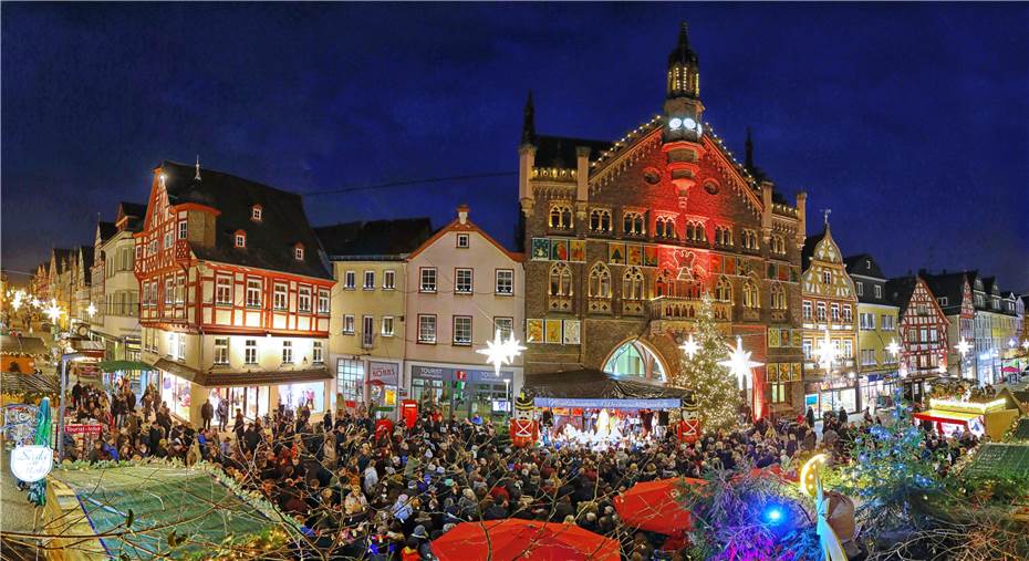 Die Altstadt von Montabaur
leuchtet im Weihnachtszauber