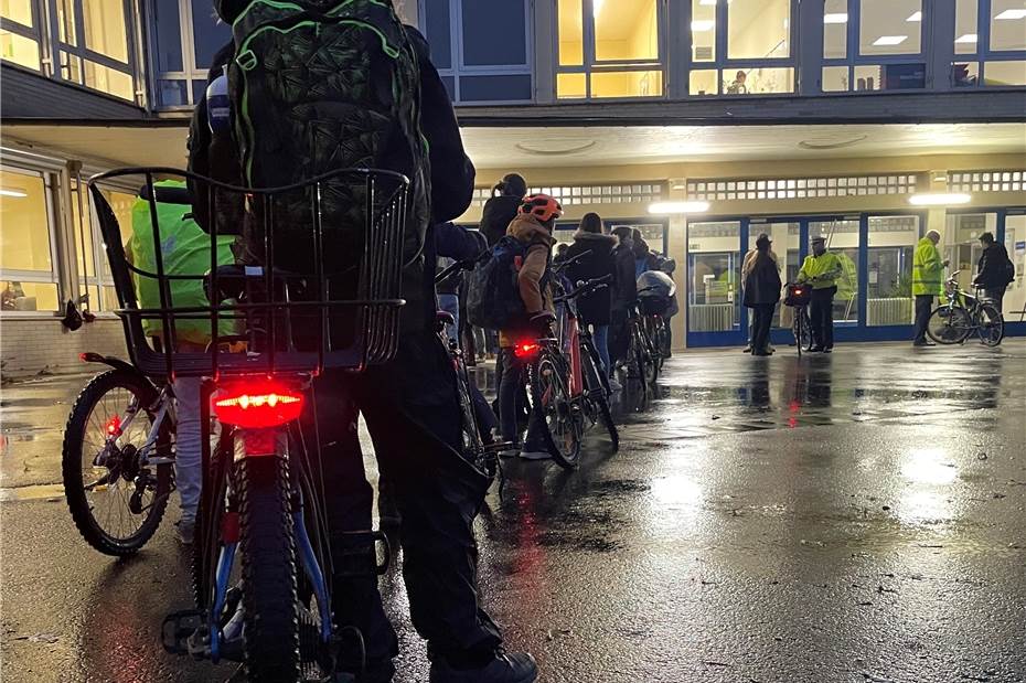 Fahrradkontrollen an Schulen zur dunklen Jahreszeit 