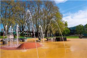 Koblenz: Wasserspielplatz in Betrieb