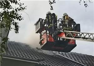Dachstuhl stand in Flammen: Großer Sachschaden