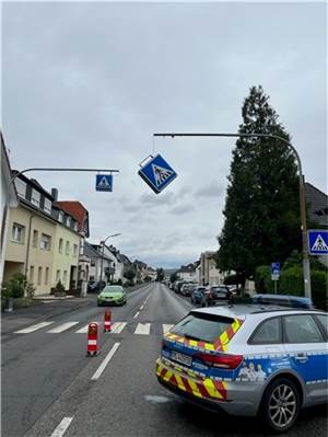 Bad Neuenahr: Verkehrsschild hing am „seidenen Faden“