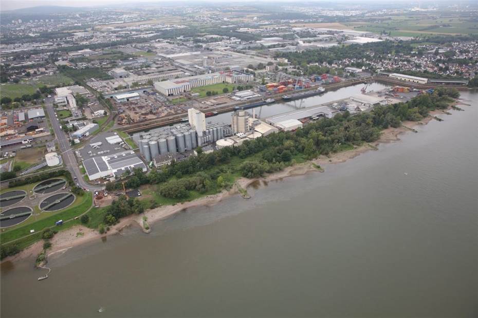 Koblenz: Rhein durch Ölgemisch verschmutzt