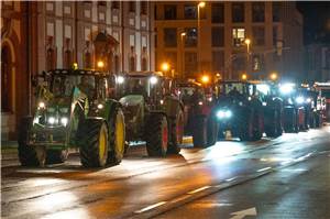 Überwältigende Beteiligung bei Traktor-Demo in Koblenz