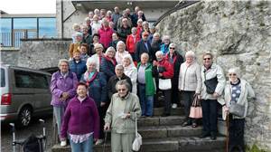 Seniorinnen und Senioren auf Drachenfels und Rhein