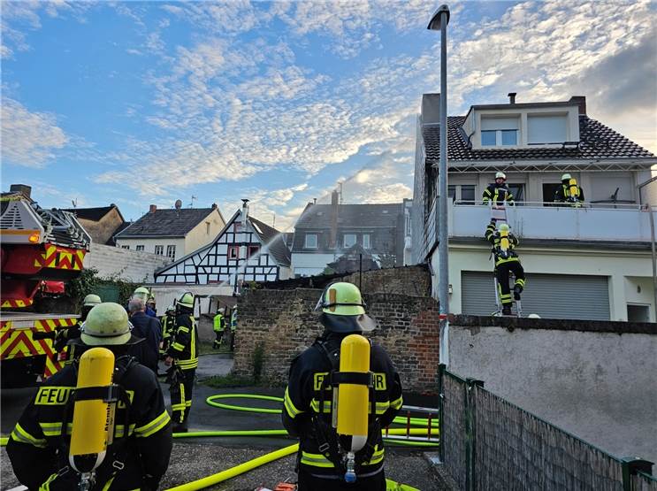 Explosion und Feuer in Königswinter