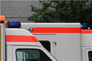 Rheinbrohl: Fünf Verletzte nach schwerem Verkehrsunfall auf B42