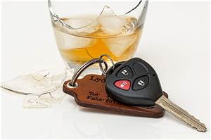 Trunkenheitsfahrt mit Verkehrsunfall und unerlaubten
Entfernen vom Unfallort