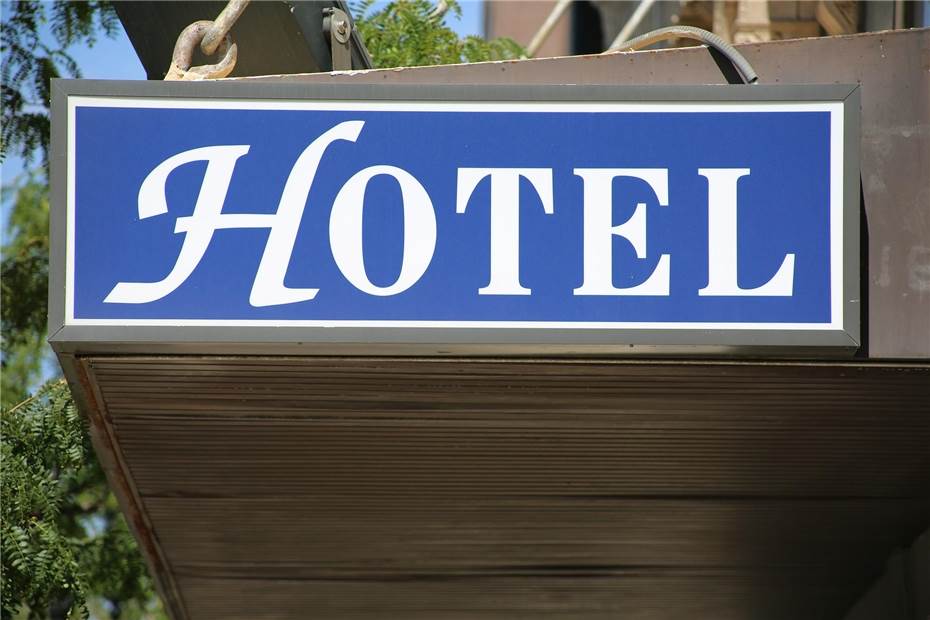 Koblenz: Aggressive Hotelgäste zerlegen Flur 